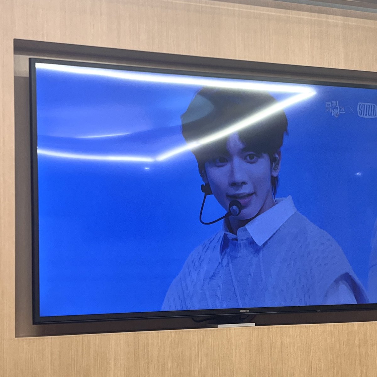 📍연남 잼잼
📍홍대 하이디라오

태현사랑모임 너무 재밌어요🫶🏻... 태현이 얘기하면서 복복복 해주기 장인들만 모여서 행보캐 다같이 태혀나 사랑해~♡ ((이정도 포카면 태현이 소환 가능
