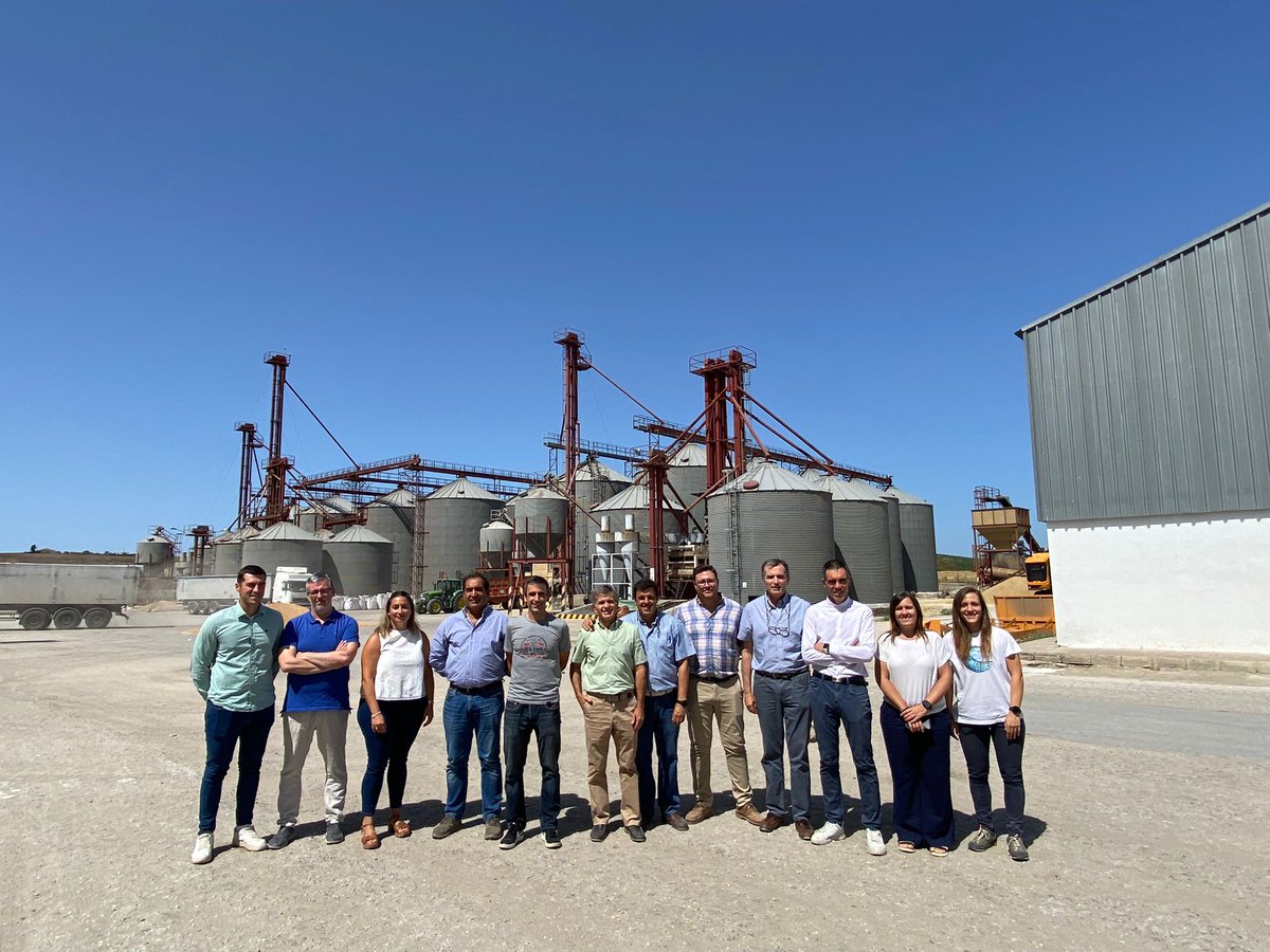 CoopsAgroAND's tweet photo. Los socios del Grupo Operativo #Tricabland, que trabajan para lograr partidas grandes y homogéneas de #trigo blando de alta calidad, se reúnen en la #cooperativa San Dionisio de #Jerez
@Agrovegetal, Cooperativa San Dionisio, #CoopsAgroAnd, Harinas Sánchez Palencia, @ETSIAMCordoba https://t.co/bmAuvXDUkI