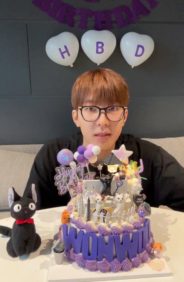 지지랑 원우 깜고랑 깜고🖤