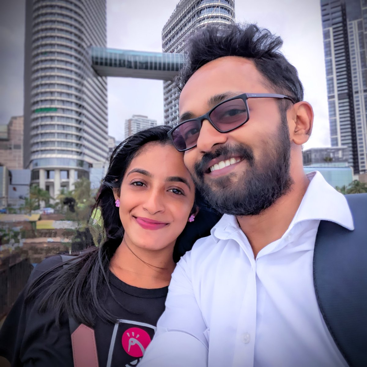 paviipc's tweet photo. With my පාට කරපු යස්සනී 🌝 https://t.co/prDsOwnRD9
