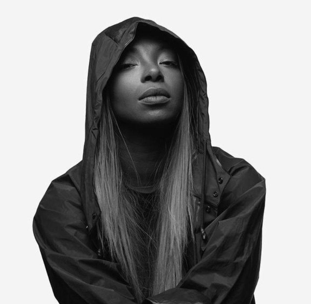 This week we recommend you check out: Afrodeutsche, a British born Ghanaian/Russian/German artist, composer, producer, and DJ based in Manchester.
🎧 👉 Listen to Afrodeutsche on BBC 6: bit.ly/3LdXEuq

#afrodeutsche #berlin #berlinbrighton #bbc #bbc6 #bbcradio