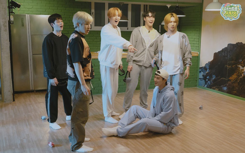 ar0hahwaiting01's tweet photo. #아스트로 #ASTRO https://t.co/j65W55ivJI