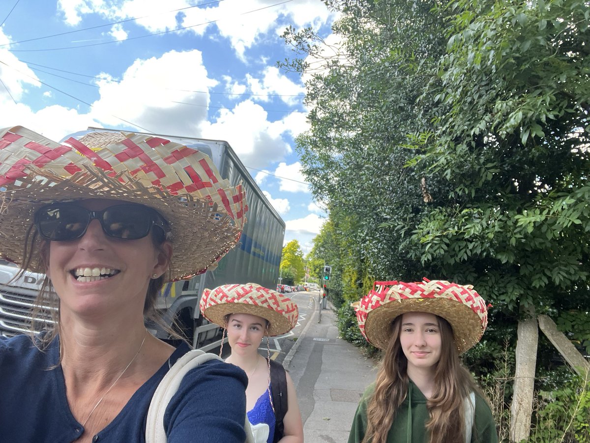 CDSMFL's tweet photo. Heading to Las Iguanas!! https://t.co/TvOBN1V3k4