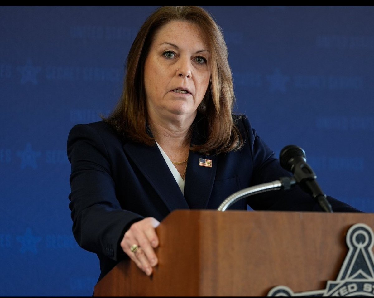 Yes_2_America's tweet image. SS director, Kimberly Cheatle need to resign. How does #joebiden pick his administration. It seems none qualified but are there base on merit. And you notice not many #Asian are in Joe Biden administration.
#ResignCheatle you’re not qualified. You only got this job because your