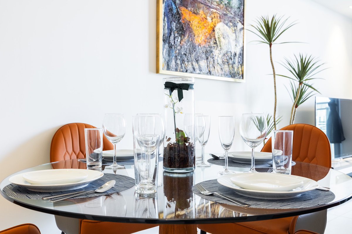 AustinDavidApt's tweet photo. Elegant ‘Koks Heights’ Apartment located in Excel London 

Property Details: 
1 Bedroom &amp; Bathroom 
Kitchen &amp; Dining Area 
Living Room Access To Terrace
Bedroom Access To Terrace 
Available Parking https://t.co/XUL52cAOav