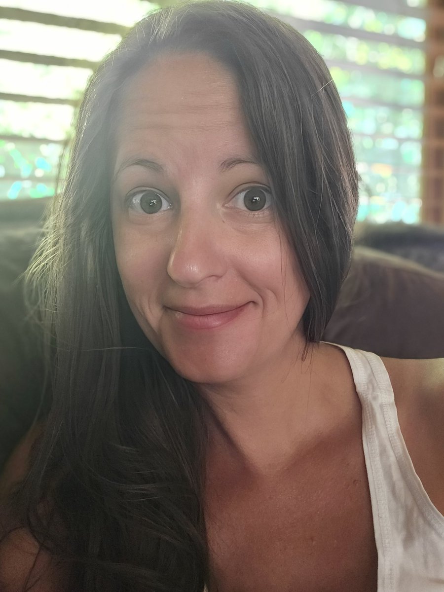 CourtneyDavis tweet media