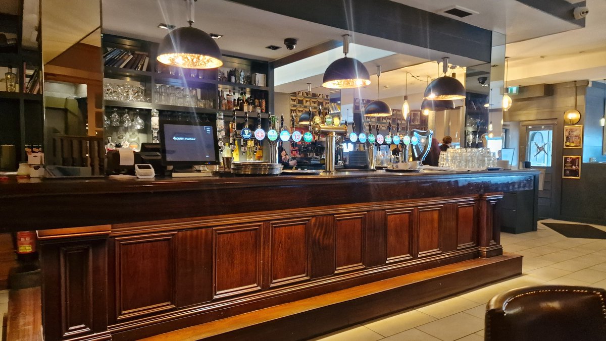 <a href="/TheSilkenThomas/">Silken Thomas</a> quality food,  quality service 👌