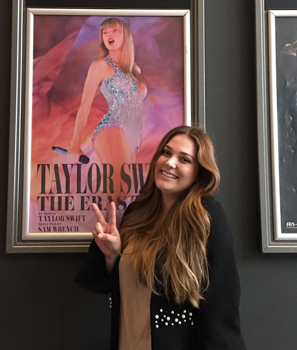 thegermanswift1's tweet photo. hiiii @taylorswift13 , I remember you once said that you do take surprise song requests if they‘re asked politely so if there is any chance for you to play the archer in Munich N2... I would be the happiest person in the world 🏹🩵 thank you!!
#MunichTSTheErasTour @taylornation13 https://t.co/lWui4CdCFo