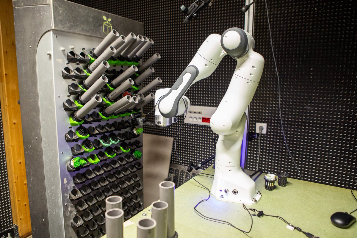 EmSallaberry's tweet image. Visite de l’#INRIA de @univbordeaux ! Ici, c’est l&apos;excellence scientifique, le développement technologique et l&apos;innovation ! 🧬