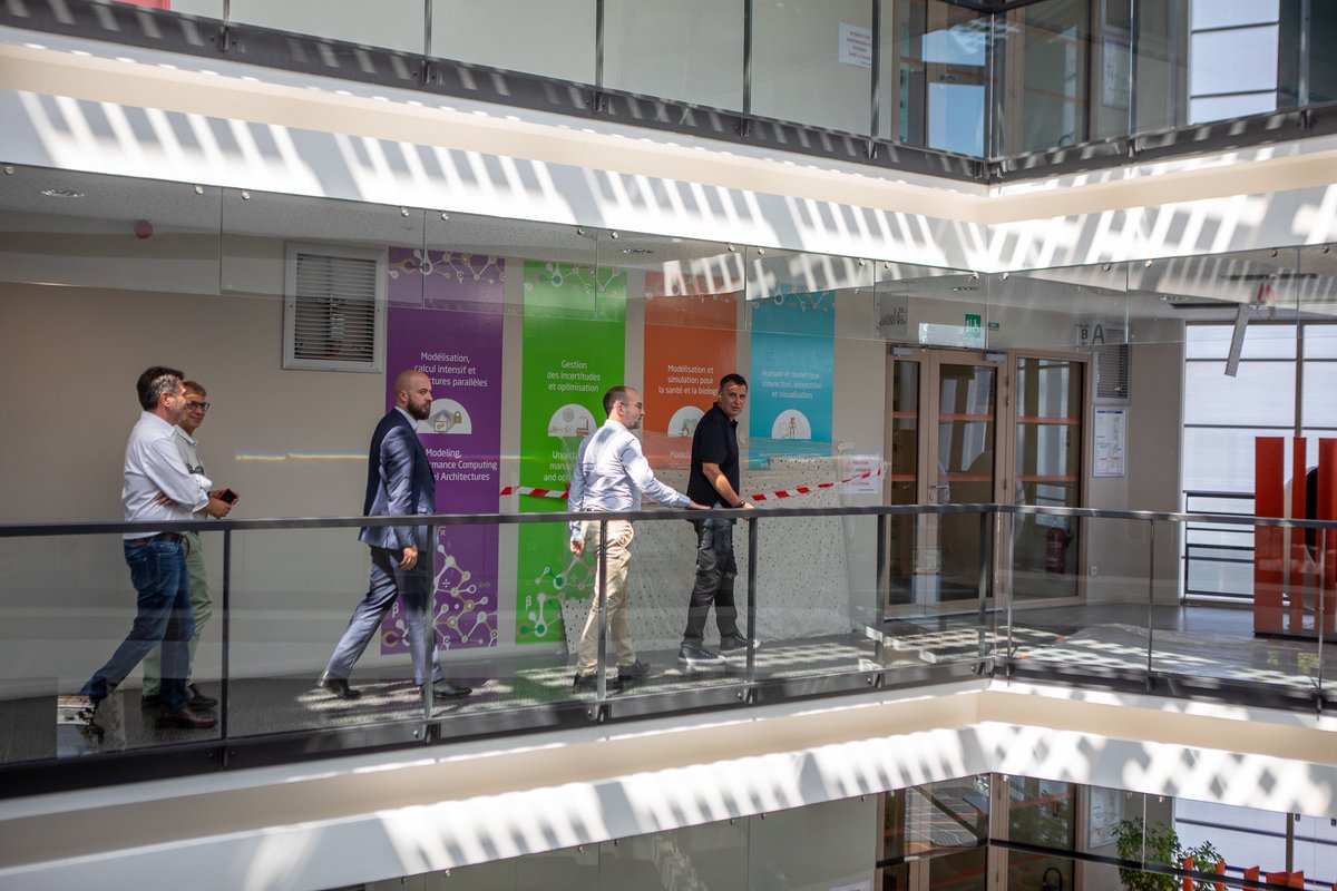 EmSallaberry's tweet image. Visite de l’#INRIA de @univbordeaux ! Ici, c’est l&apos;excellence scientifique, le développement technologique et l&apos;innovation ! 🧬