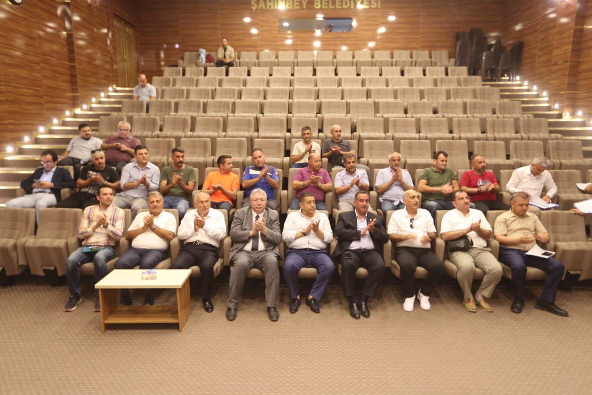 cumaguzel27's tweet photo. Şahinbey Belediye Gençlik ve Spor Kulübü Olağan Toplantımızı gerçekleştirdik.

Toplantımıza katılan ASKF Başkanımıza, divan kurulumuza, yönetimimize ve delegelerimize teşekkür ederiz.

Onursal Başkanımız @mtahmazoglu Liderliğinde sporu tabana yaymaya devam edeceğiz.

#Şahinbey https://t.co/BaRdmXp4hH