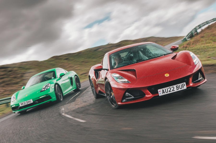 whatcar's tweet photo. JOB ALERT - Looking to get a head start in automotive journalism? 🤔

Well, we've got a great opportunity for an editorial apprentice to join the What Car? team!   

Full details here - https://t.co/PsvytivauF https://t.co/ATGMVT7sLs