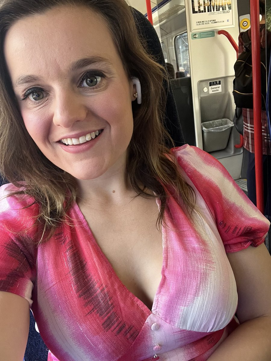 En route to <a href="/Headlinemoney_/">Headlinemoney</a> Awards!