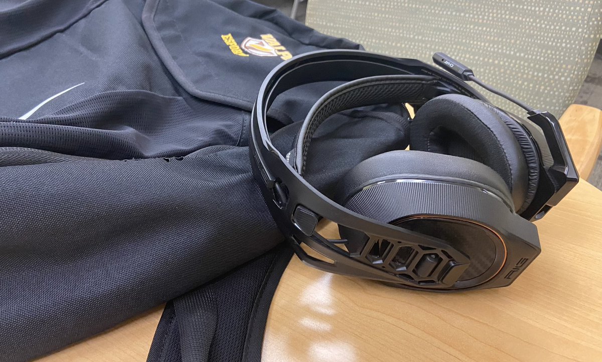 ValpoEsports's tweet photo. Backpack packed, headset charged, sleep schedule…… negotiable? Only 5 weeks until classes start!
Valpo x @RIGGaming
#rigbrigade #rigpartner #teamrig https://t.co/nMJUuuX7bB