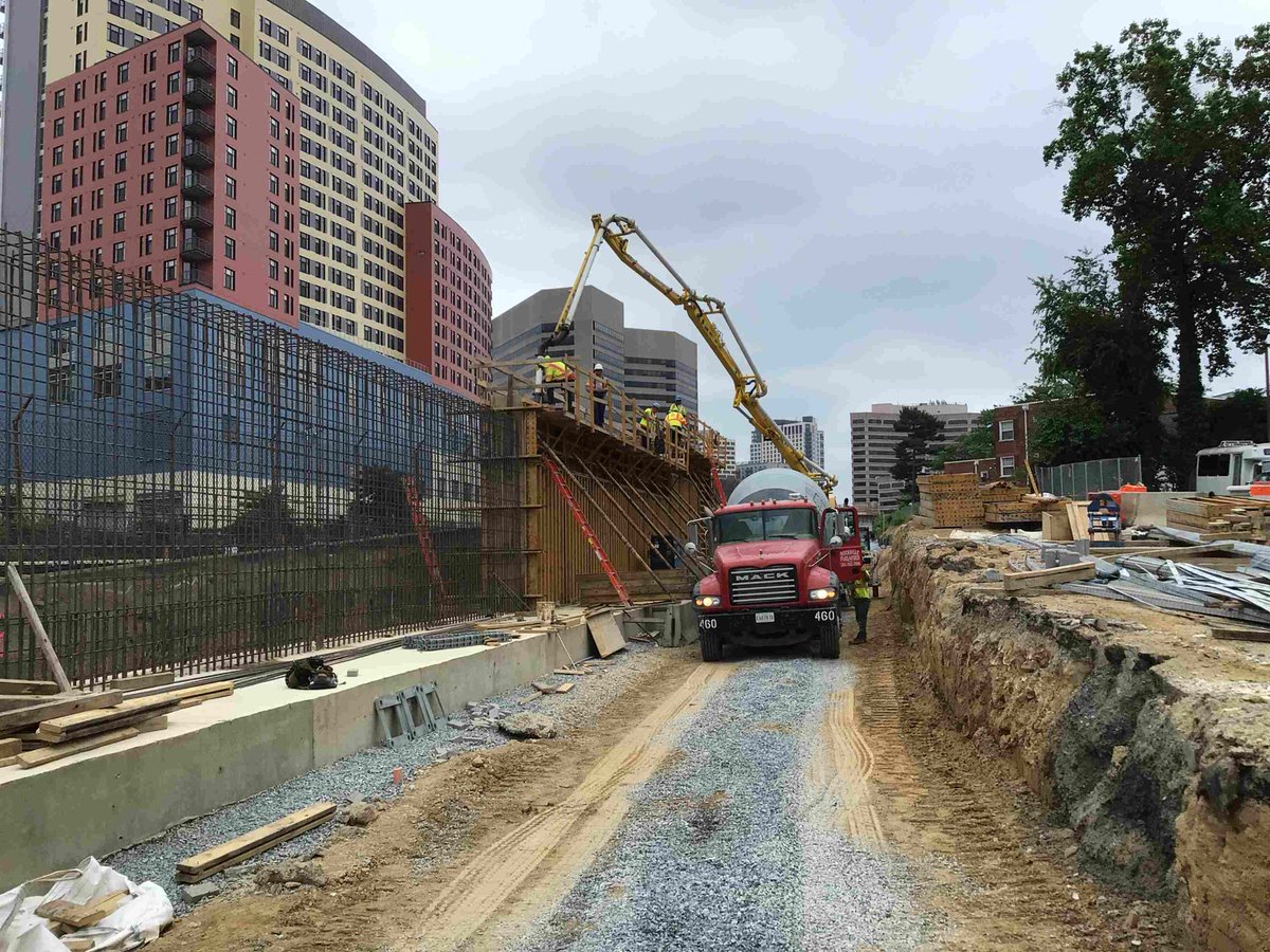 PurpleLineMD's tweet image. #SilverSpring Transit Center construction is in full swing as crews install stem rebar at the future stop on the Purple Line! The perfect transfer spot between our future riders and @wmata. Stay tuned for more updates through our website! #purplelineprogress