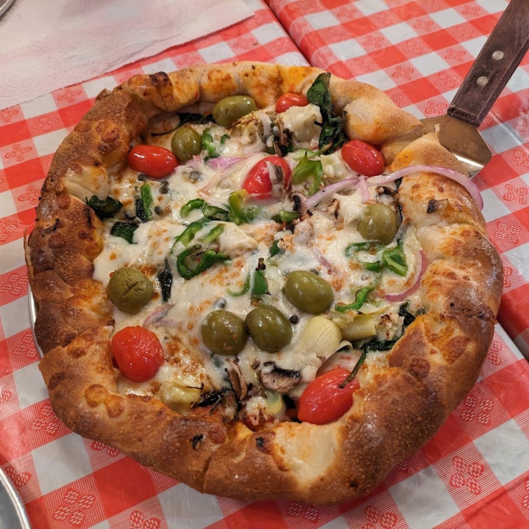 gratefulheadpza's tweet photo. Craving something delicious? Head over to Grateful Head Pizza in Hochatown for a slice of heaven! 🌲🍕 #PizzaLovers #Hochatown
Join our E-Club to keep in touch: https://t.co/UojXUvcnbb https://t.co/dwJzz1WS1H