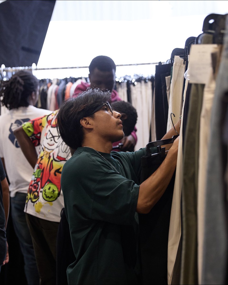 UniqloUSA's tweet image. UNIQLO is excited to expand its partnership with @StreetSoccerUSA  in 2024.

Starting with a pilot program in NYC, we provided hands-on career development for 20 amazing young athletes. From resume reviews and interview prep to styling sessions and professional photos!