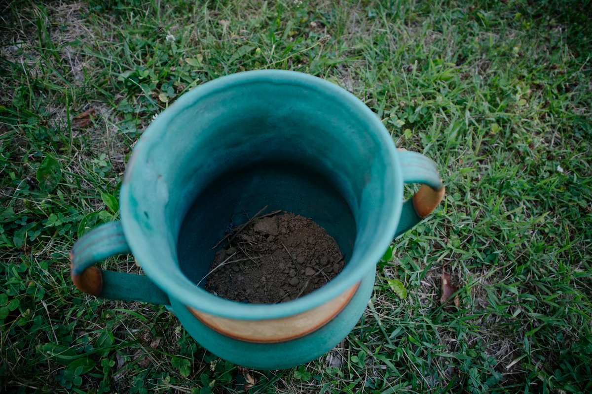 eqat's tweet photo. For the biggest climate change protest ever at Vanguard, we took action with people from near & far to call on @Vanguard_Group to invest for a livable future. Some brought soil from the land where they're resisting Vanguard investments, like MVP and EACOP. #DefundMVP #StopEACOP https://t.co/fKia9ph9b3