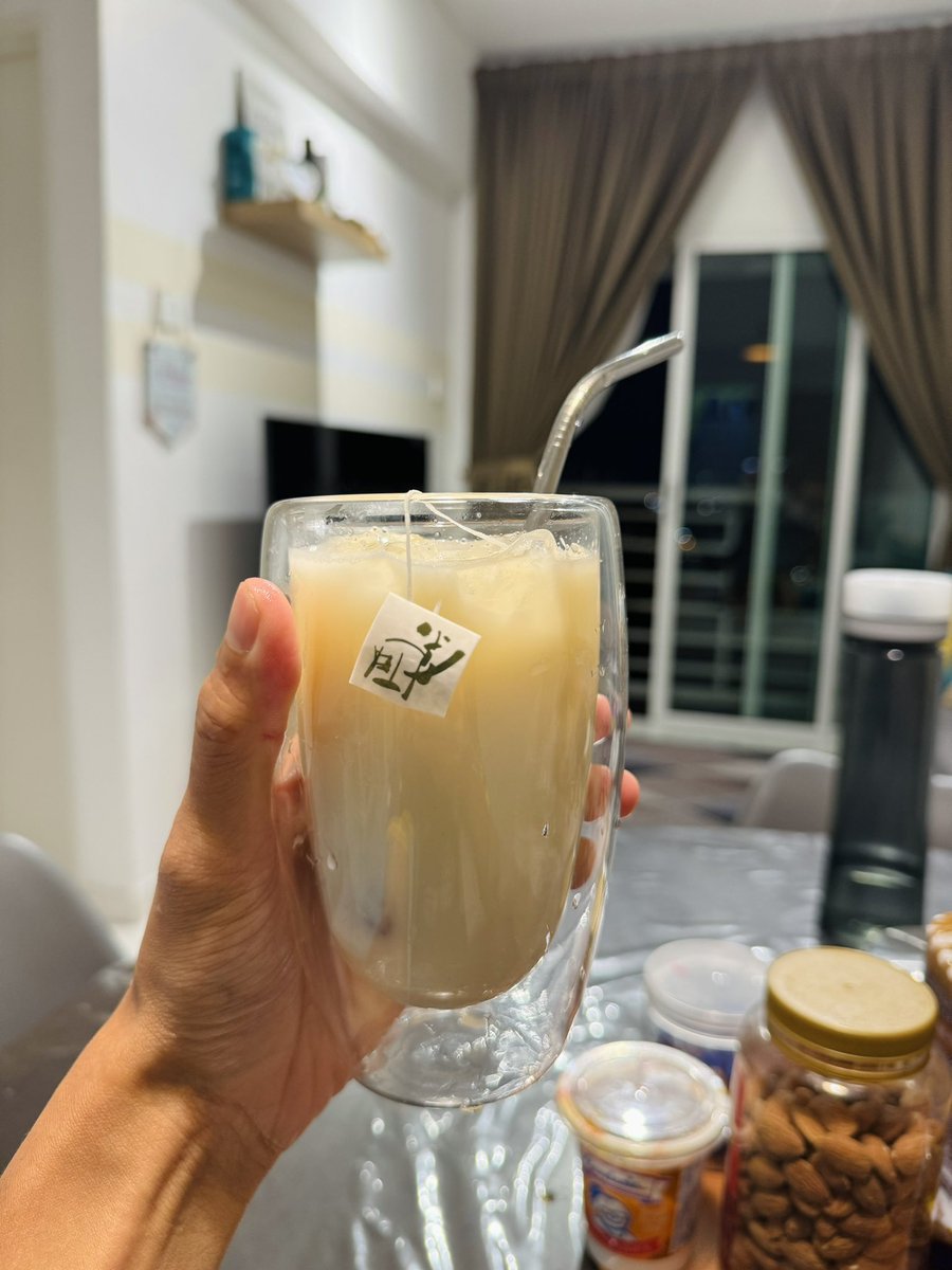 Pergh sebijik rasa mcm air Chan*** 🤣

Thanks pada siapa yg viralkan. Lepas ni buat air oolong peach milk tea kt rumah ja 😍