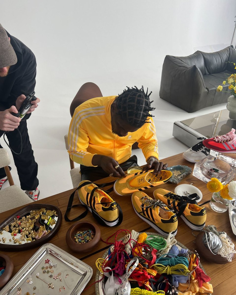 adidasoriginals's tweet photo. @ASVPNVST and his flowers in the SL 72s. Captured in Paris, France.​
​
We gave the world an Original
You gave us a thousand back.​
​
https://t.co/oLV8RKaJFn #adidasSL72 #ASAPNast https://t.co/7uvmA9YlFA