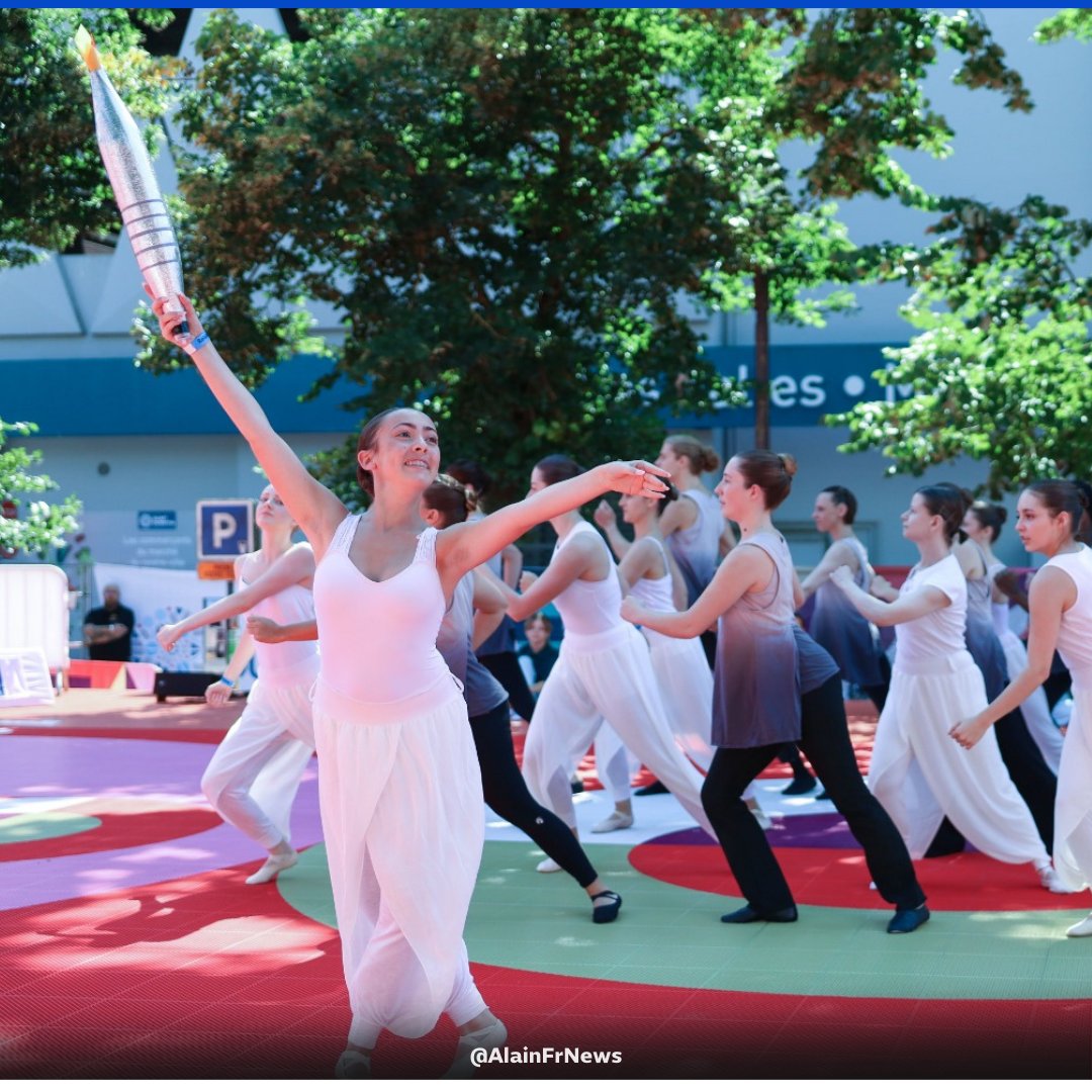 AlainFrNews's tweet image. Passage de la #Flamme olympique à #SaintQuentin

#olympique #TesYeuxSurLeMonde #Paris2024