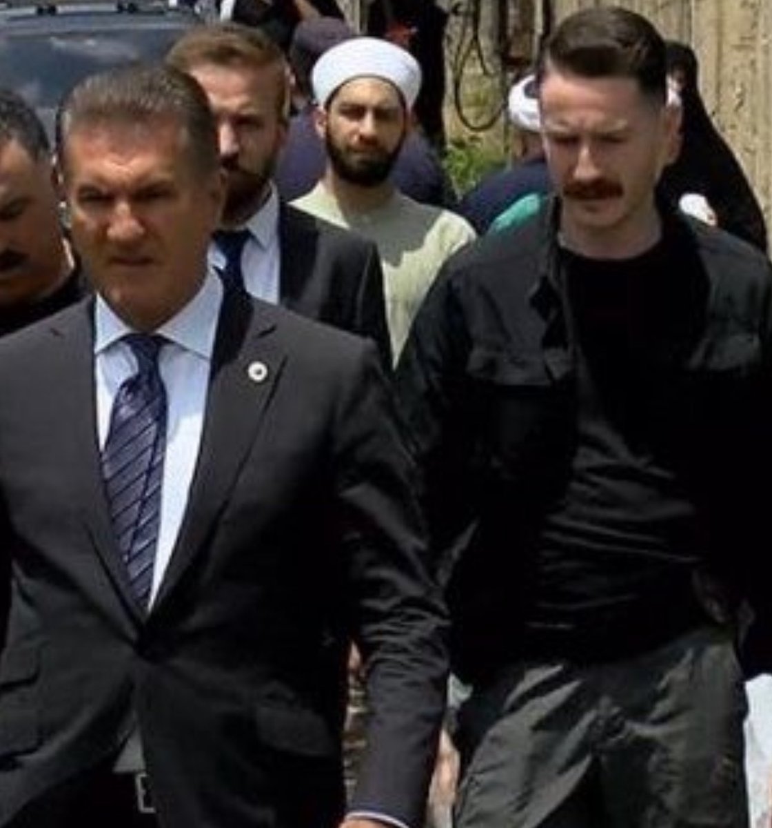 👉Sarıgül ve kasetleri hakkında düşüncelerim…
👉Sarıgül yıllarca Şişli’yi yedi doymadı…
👉Tam bir zübük showman siyasetçidir…
👉Son seçim hakkını vermek gerekirse çalıştı kazandı…
👉Kendisi ve oğlunun seks partileri swinger partileri meşhurdur.
👉Kasetin doğru olduğunu ve