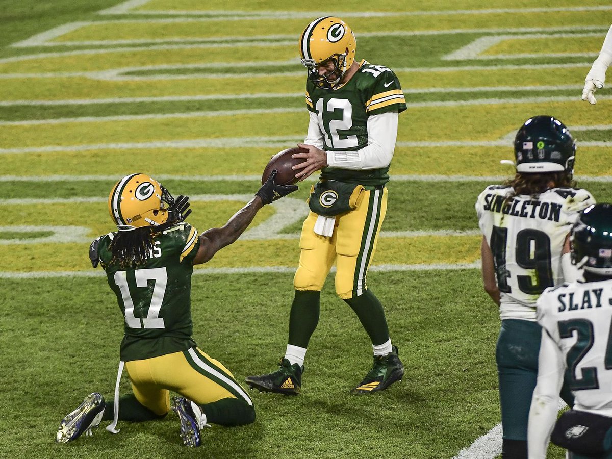 MLFootball's tweet photo. 🚨UPDATE: Davante Adams speaks about the rumors of him getting traded to the #Jets… 

“If I’m gonna be reunited with anybody, it would be Aaron — or relocated and be anywhere, it’d be with Aaron”

👀

(Via @ClubShayShay) https://t.co/tKep67BWDK