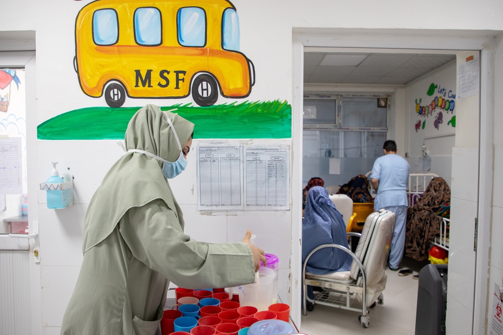 MSF_USA's tweet photo. We’re scaling up our efforts in Afghanistan to treat more patients with severe acute malnutrition and medical complications.

Many parents tell our staff that they’re struggling to feed their families because of a lack of money, rather than a lack of food. 

https://t.co/JzxK1aTL5v