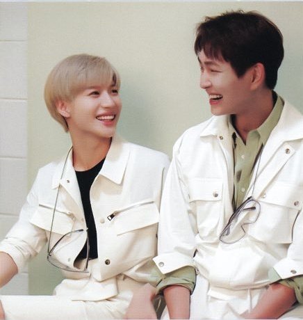 oneweverywhere's tweet photo. Happy Birthday, Taemin! 🎂
Please always be happy &amp; healthy. 
May you always be free to be who you want to be, both as the person Lee Taemin and the artist TAEMIN.
Thank you for always being the sweetest, caring little brother to our Onew 
We love you! ❤️

 #HappyTAEMINday https://t.co/2luovOlmPz