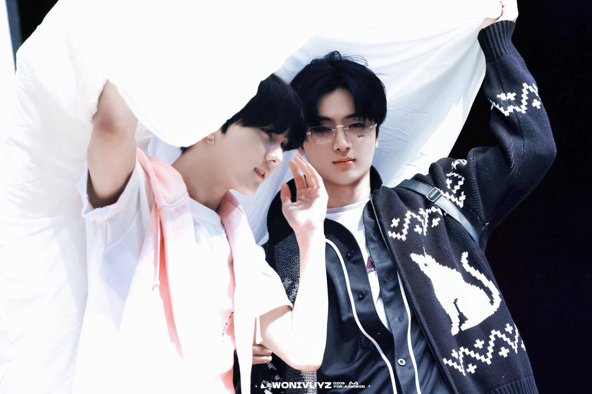 wonivuyz's tweet image. 240717 AppleMusic Fansign
♡ 정말 로맨틱해

#JAYWON 
#JAY #제이 #JUNGWON #정원
#ENHYPEN #엔하이픈