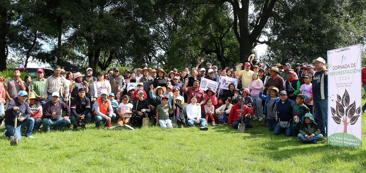 🌳📚🌱 Organizada por la Unidad de Apoyo a la Educación Básica, se llevó a cabo la Primer Jornada de Reforestación en #Ocoyoacac, donde la comunidad plantó mil 200 ejemplares de pino y oyamel.  🌿🍃🎍

#ElPoderDeLaEducación
