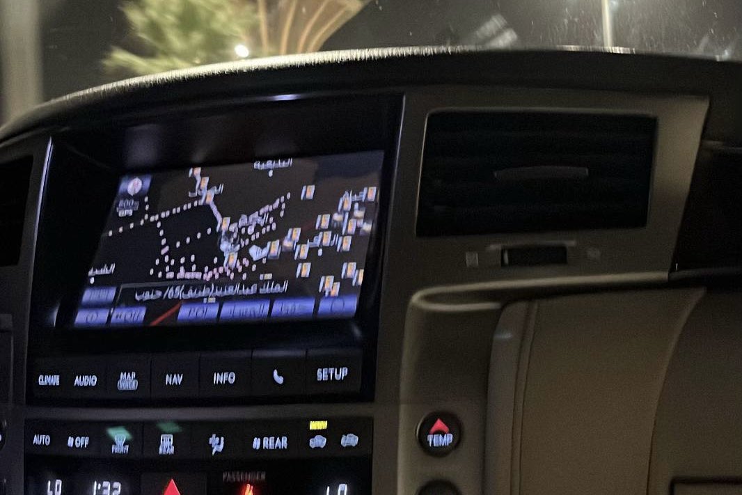 مره أقرب من الوريد .. و مره أبعد من الخيال .