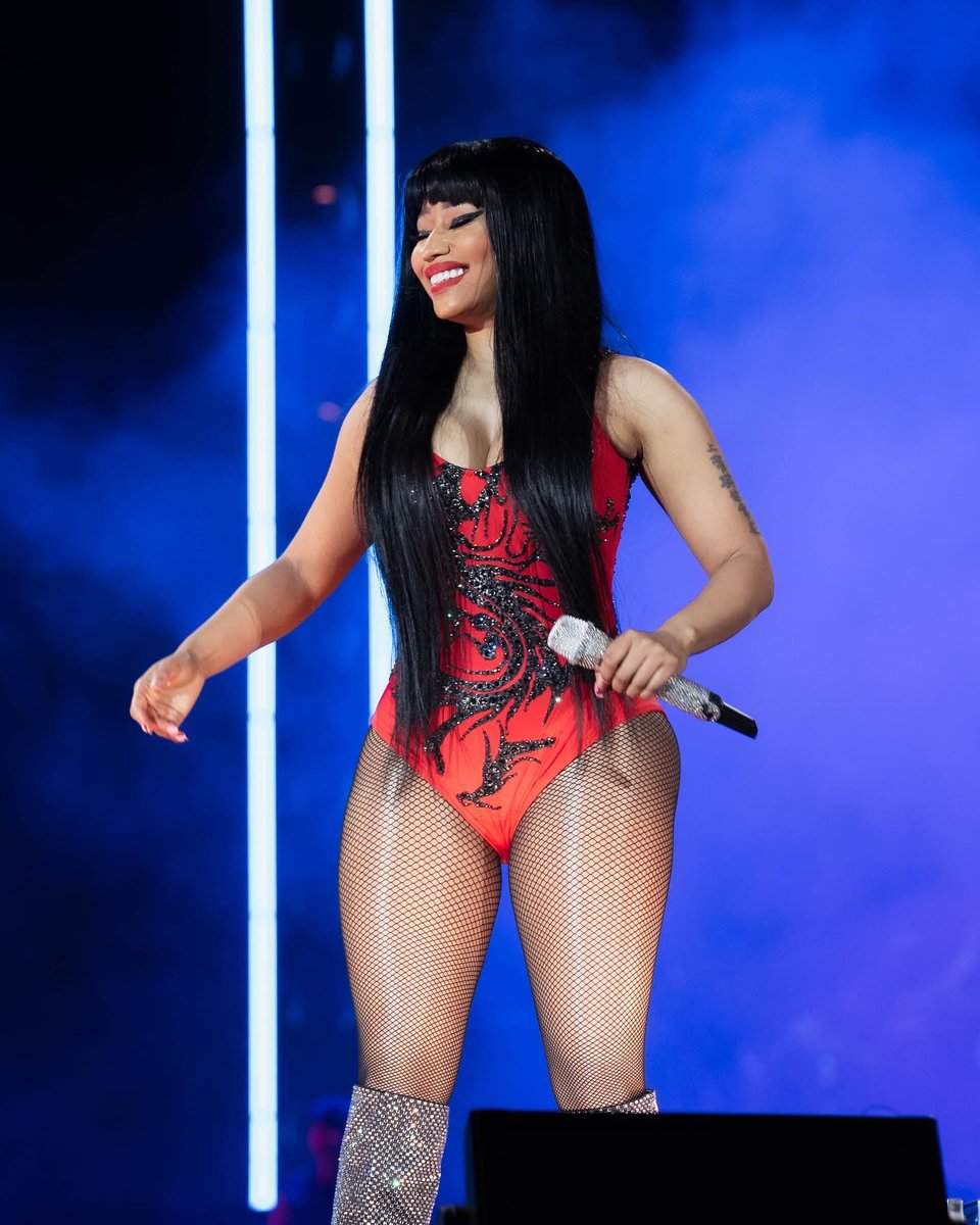 SLEEZEEROMAN's tweet photo. @NICKIMINAJ The face they take to the surgeons😍😍😍
Face card don’t ever decline 😍😍
Body tea to😍 https://t.co/Qh8MwbdCIx