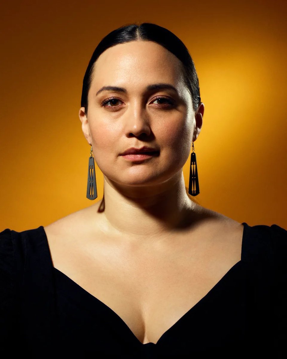 oxentepipoca's tweet photo. Lily Gladstone (Under the Bridge) e Kali Reis (True Detective: Night Country) são as primeiras indígenas dos Estados Unidos indicadas a categorias de atuação no Emmy. https://t.co/xY3GYywX1E