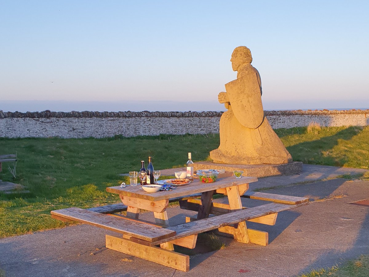 Noss Head Lighthouse Keeper's Cottage tweet media