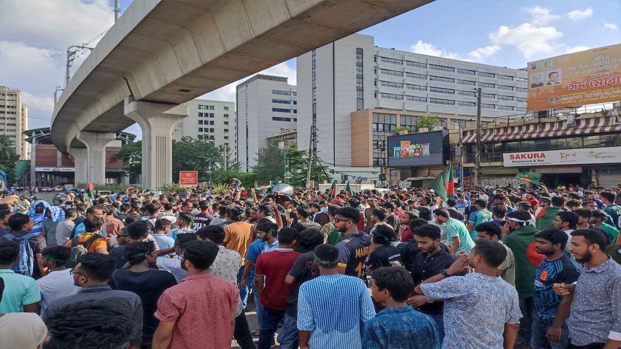 বৃহস্পতিবার সারা দেশে ‘কমপ্লিট শাটডাউন’ ঘোষণা কোটাবিরোধীদের