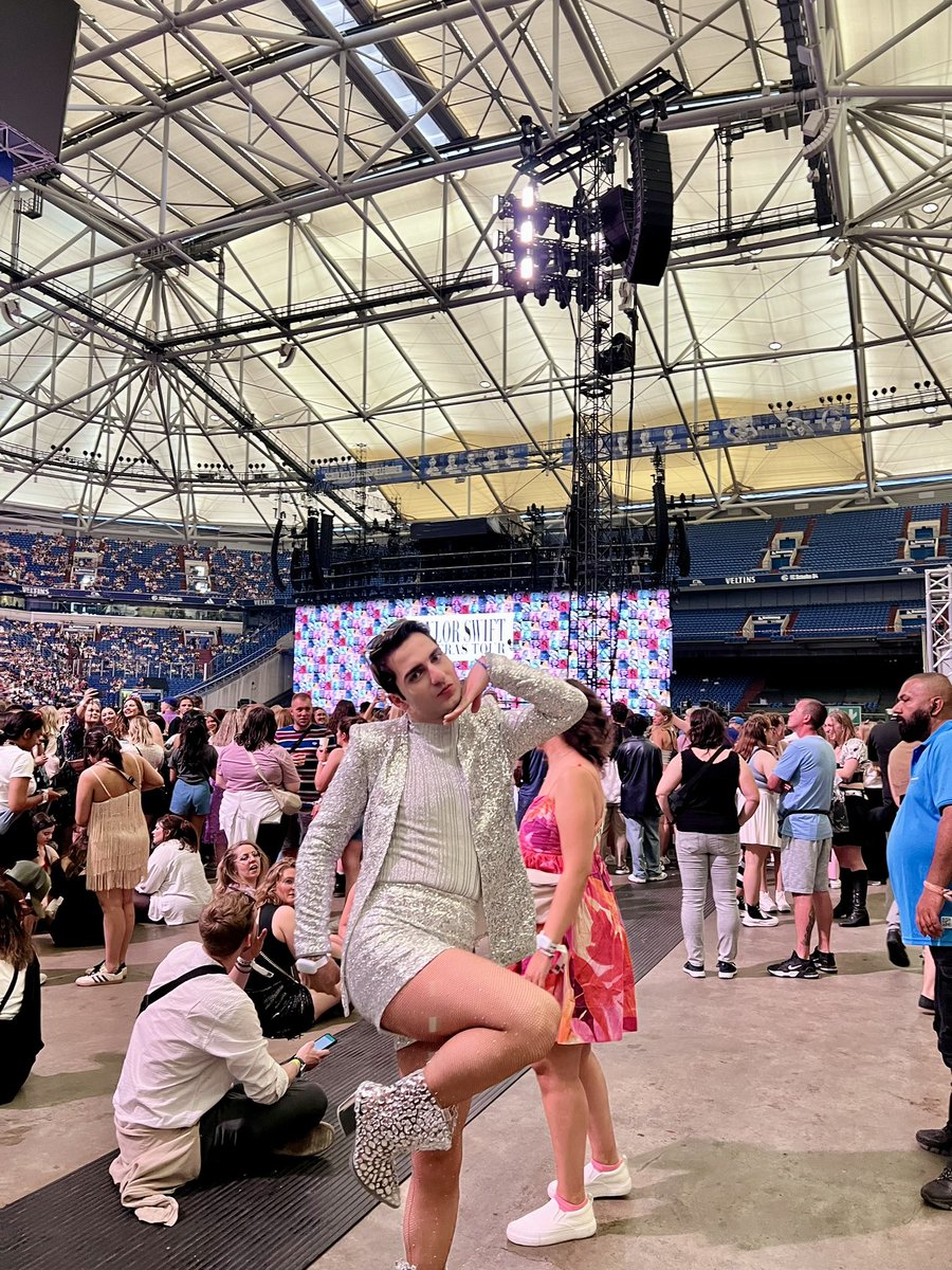ThaSeagullShirt's tweet photo. WOO @taylornation13 WE HAVE ARRIVED TO THE VERY FIRST NIGHT OF #TSTheErasTour in Swiftkirchen!! 

I CAN’T WAIT 🤍🤍🤍

#GelsenkirchenTSTheErasTour https://t.co/oJroqMeDxw