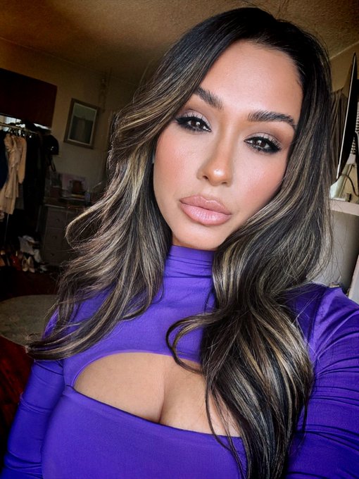 I bet I rarely leave your mind. I mean&hellip; I&rsquo;m literally so hottttt! Ur such a lucky bitch to serve ME!<a href="/tag/realloyalfans"class="tags"><span>#realloyalfans</span></a>