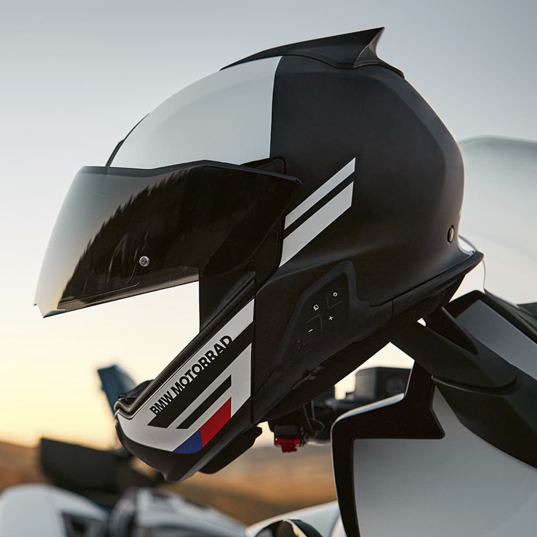 Refresh your look. Save £150* when you buy a new BMW Motorrad Helmet and trade in your old one until 30 September 2024. Get in touch with the team today to find out more about this offer bit.ly/3SelUAG

*Ts&amp;Cs apply. Offer available between 14/07/24 and 30/09/24.