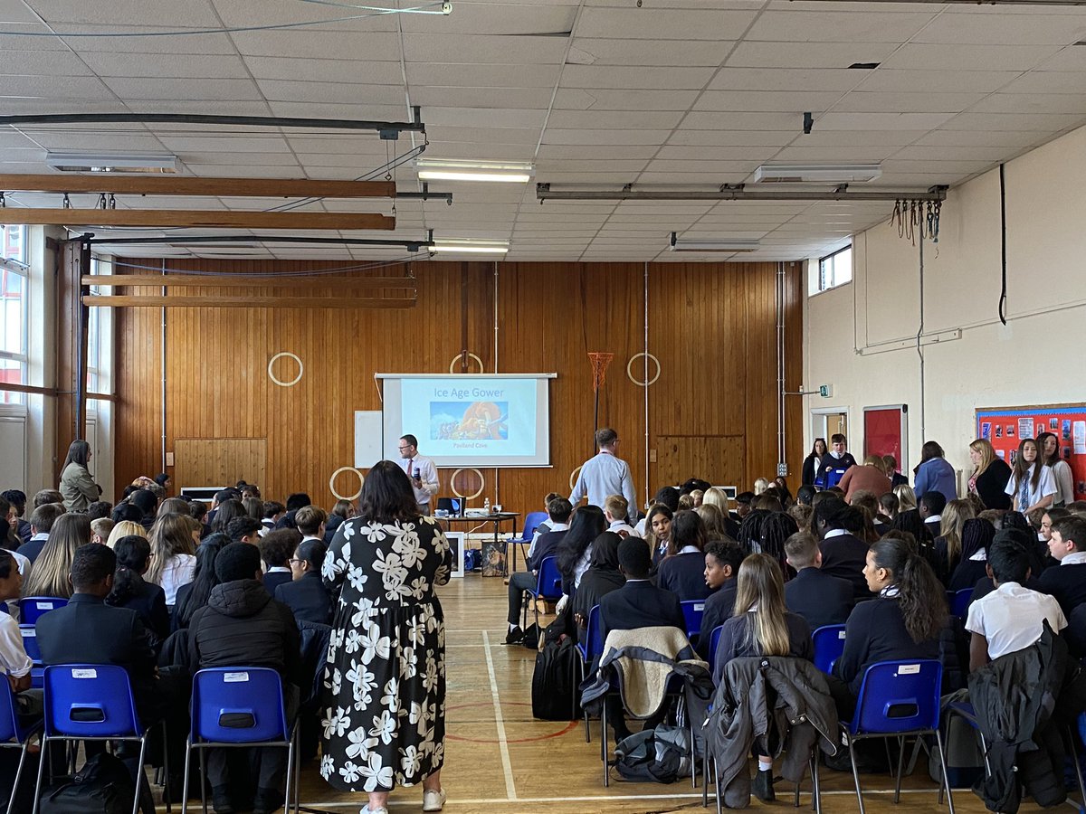 PavilandFutures's tweet photo. A privilege to talk about the iconic Paviland Cave and the ‘Red Lady’ to @Bishop_Vaughan this week to 350 year 7 and 8s. At the beginning, 5 young people had heard of the Red Lady. So many questions raised and raw enthusiasm from talented, inquisitive young people https://t.co/PkAtcbbrDW