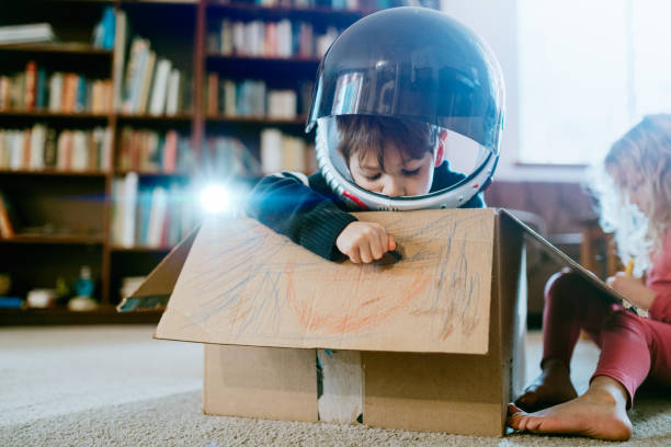 ThriveRichland's tweet image. Children&apos;s imaginations are crucial to their development. It is important for parents to let their children explore their imaginations in order to help them build their social skills and motor abilities. 
#UsingImagination