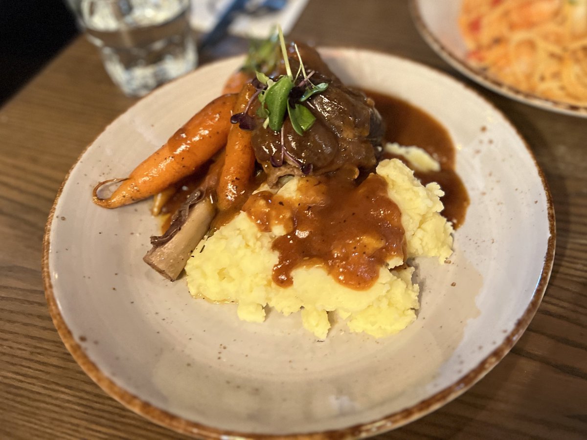 SKiXD's tweet photo. Queenstown, NZ🇳🇿
🚢TSS Earnslaw - Cruise Ship
🥩Pier - LAMB SHANK 🐏
スキーは昨日で終了して、観光の1日でした⛰️
天候に恵まれてありがたい☺️ https://t.co/BqxFEmtd5y