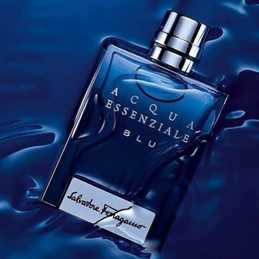 kalravkapadia's tweet photo. PerfumeAddicts Exclusive Deal:

Salvatore Ferragamo Acqua Essenziale Blu Salvatore Ferragamo Pour Homme for men from Salvatore Ferragamo 100ml for 4400 #rockblue #bestbudget #complimentmagnet

Also available at,

https://t.co/3HOwGtM2Yg 

Alberto Morillas does it AGAIN!!

The fragrance is inspired by seawater aromas, the power of waves, and nature.

Top notes of Salvatore Ferragamo Acqua Essenziale Blu will enchant you with accords of green cardamom combined with citruses zest (Calabrian bergamot and lemon) accompanied with paradisone molecules (20 times stronger than Hedione molecules and leaves an intoxicating floral scent that fills the room).

The heart of the composition lines Atlas cedar, fine, aromatic lavender, cypriol and cascalone molecules, on a hot base of benzoin, tonka, ambroxan, and deep, smoky patchouli.

The fragrance arrives in an elegant glass flacon iridescent in shades from darker to lighter blue leaving the illusion of exotic, tropic seawater.

AMBER + AROMATIC + CITRUS + EARTHY + FRESH SPICY + WOODY

A MASS APPEALING BLUE FRAG FOR THIS FIERY SUMMER💥💥