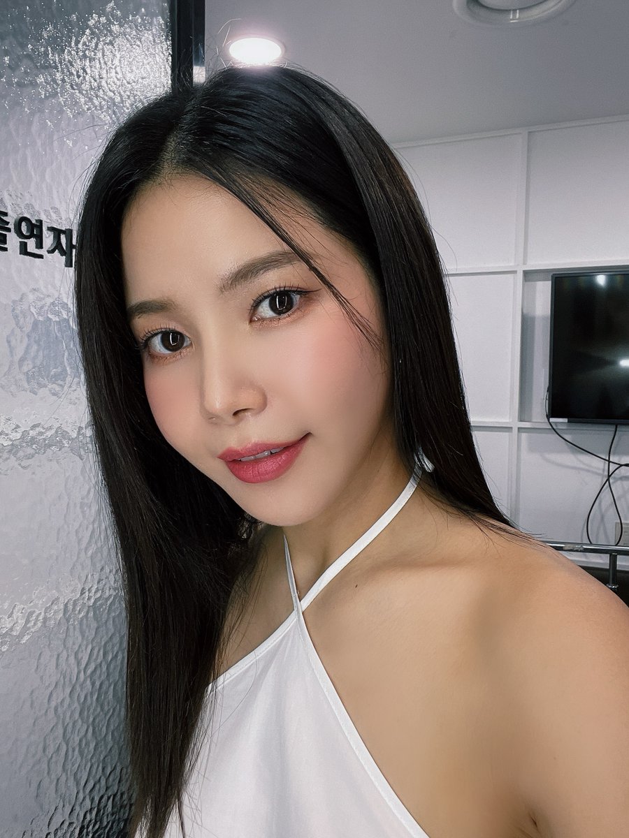 마마무(MAMAMOO) tweet media