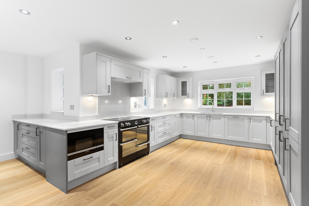 eastonsproperty's tweet photo. Discover your #dreamhome in #Surrey with Eastons Estate Agents! This beautiful five-bedroom home at Epsom Lane South is the perfect setting for modern family living, with a spacious open-plan design and a large garden.

Contact us at newhomes@eastons.co.uk to schedule a viewing. https://t.co/saAwhUMh4H