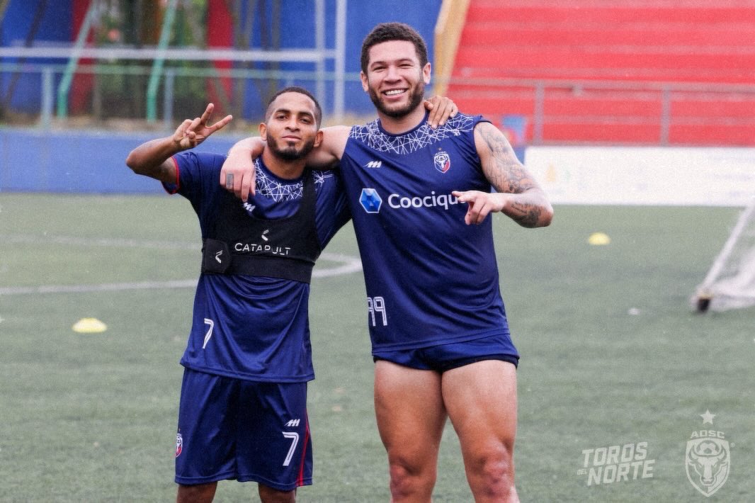 BrianMtzOFFL's tweet photo. We're more than ready for the upcoming season!
🔋😁🦍🔥💪🏻
#Panama #Mexico #CY7 #BM99 https://t.co/AxvXUmBpzS