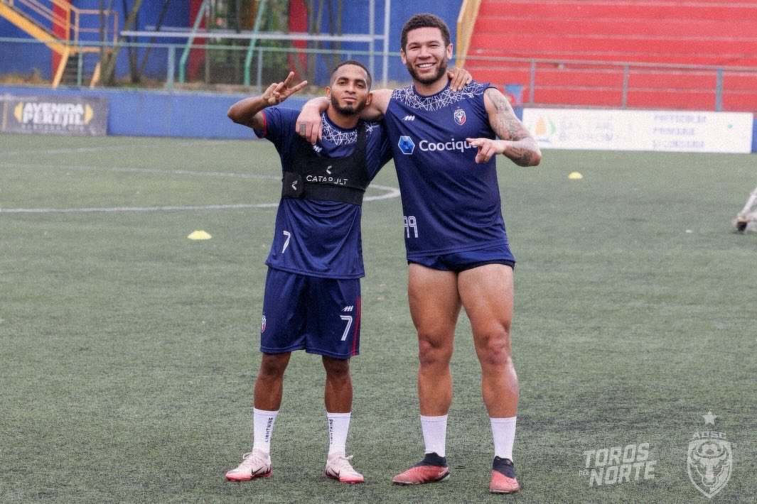 BrianMtzOFFL's tweet photo. We're more than ready for the upcoming season!
🔋😁🦍🔥💪🏻
#Panama #Mexico #CY7 #BM99 https://t.co/AxvXUmBpzS