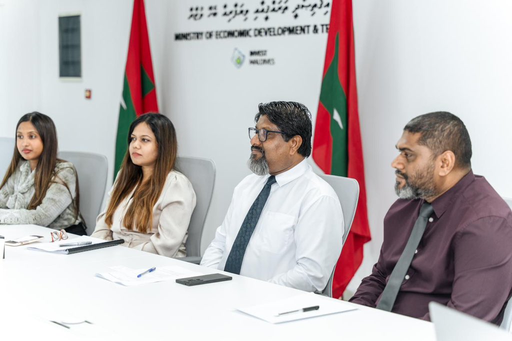 MoEDmv's tweet photo. Deputy Minister of Economic Development and Trade @solih2010, met with Ms. Pragya Chaturvedi, IP Attaché of the British Intellectual Property Office, in Malé today to discuss strengthening bilateral IP cooperation and areas in which the Maldives seeks technical assistance. https://t.co/Pj1Ll9zNXS