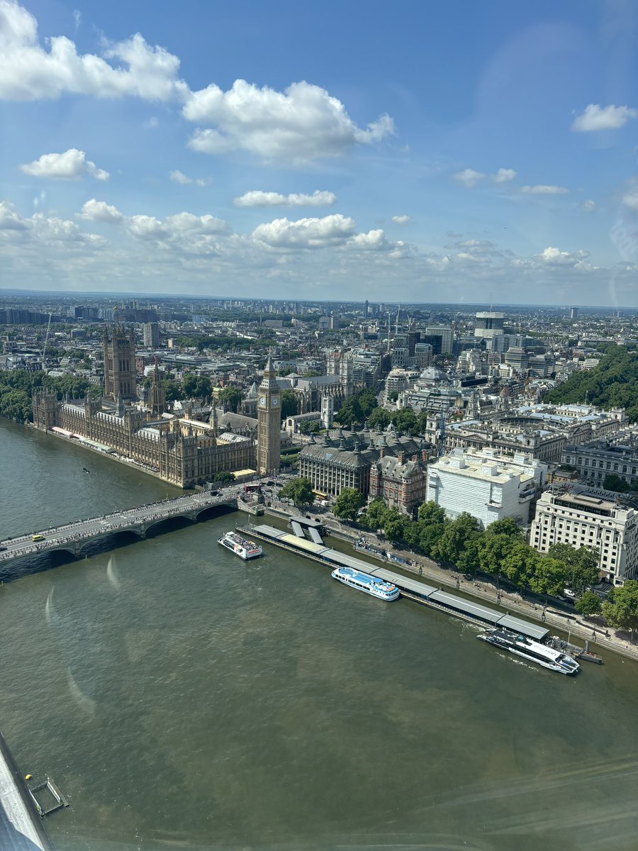 bsmyear5's tweet photo. Sight spotting on the London Eye https://t.co/t7LN13F04J