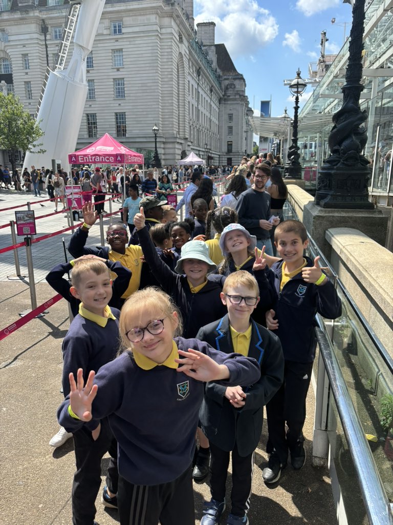 bsmyear5's tweet photo. We’re here! Excitedly queuing for the London Eye 😁 https://t.co/yj6Un7d4Pq